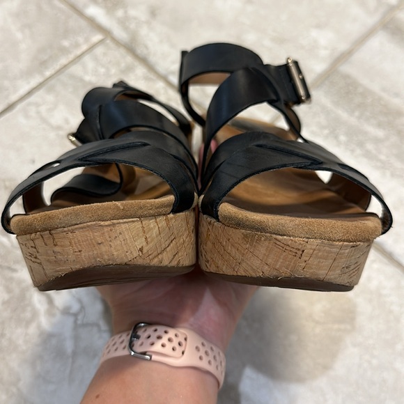 Clark’s Women’s Black Wedges - Picture 8 of 8